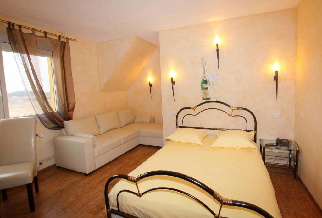 Hotel Restaurant Champ Alsace Αγκνώ Δωμάτιο φωτογραφία